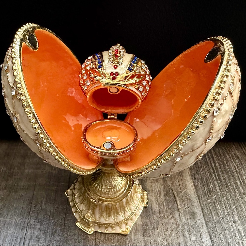 Replica Egg with crown jewelry box inside - Picture 5 of 8
